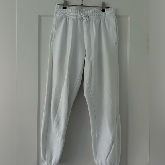 Aritzia TNA Boyfriend Sweatpants- Size S - Picture 1 of 2